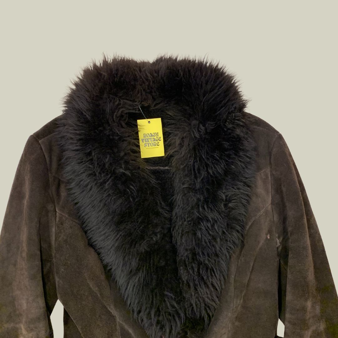 Vintage Brown Shearling-Style Coat with Belt & Fur Trim – Women’s Size S – Boho 70s Winter Jacket
