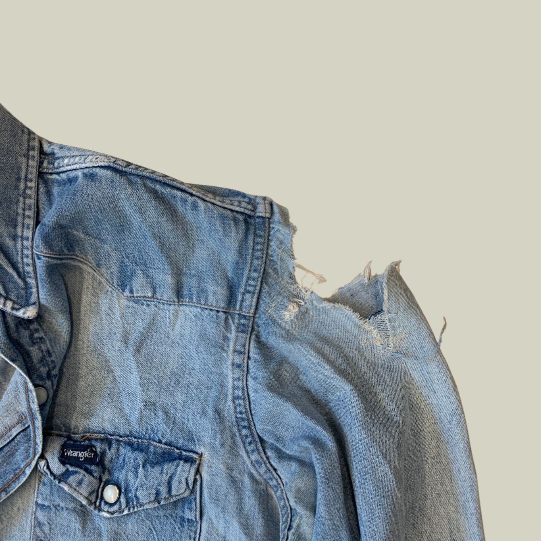 Vintage Wrangler Denim Western Shirt – Distressed & Repaired – Regular Fit Preshrunk – Early 1990s – USA Workwear